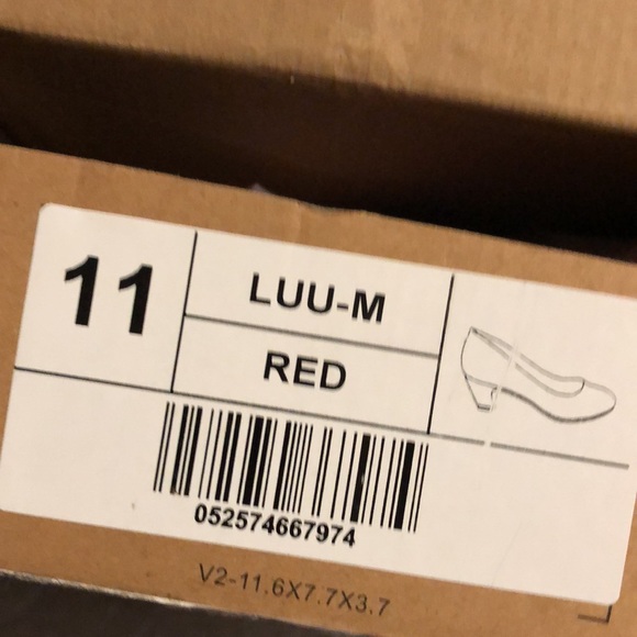 Journee Collection NEW LUU Red Pumps sz 11 - Picture 9 of 12